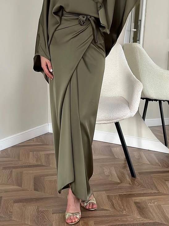 Effortless Chic Two-Piece Outfit with Loose Shirt and Lace-Up Skirt